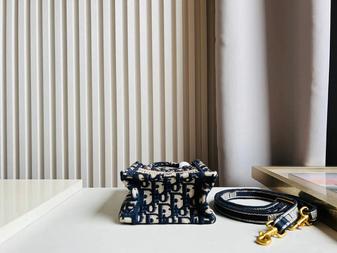 クリスチャン・ディオール ミニブックトート フォンバッグ