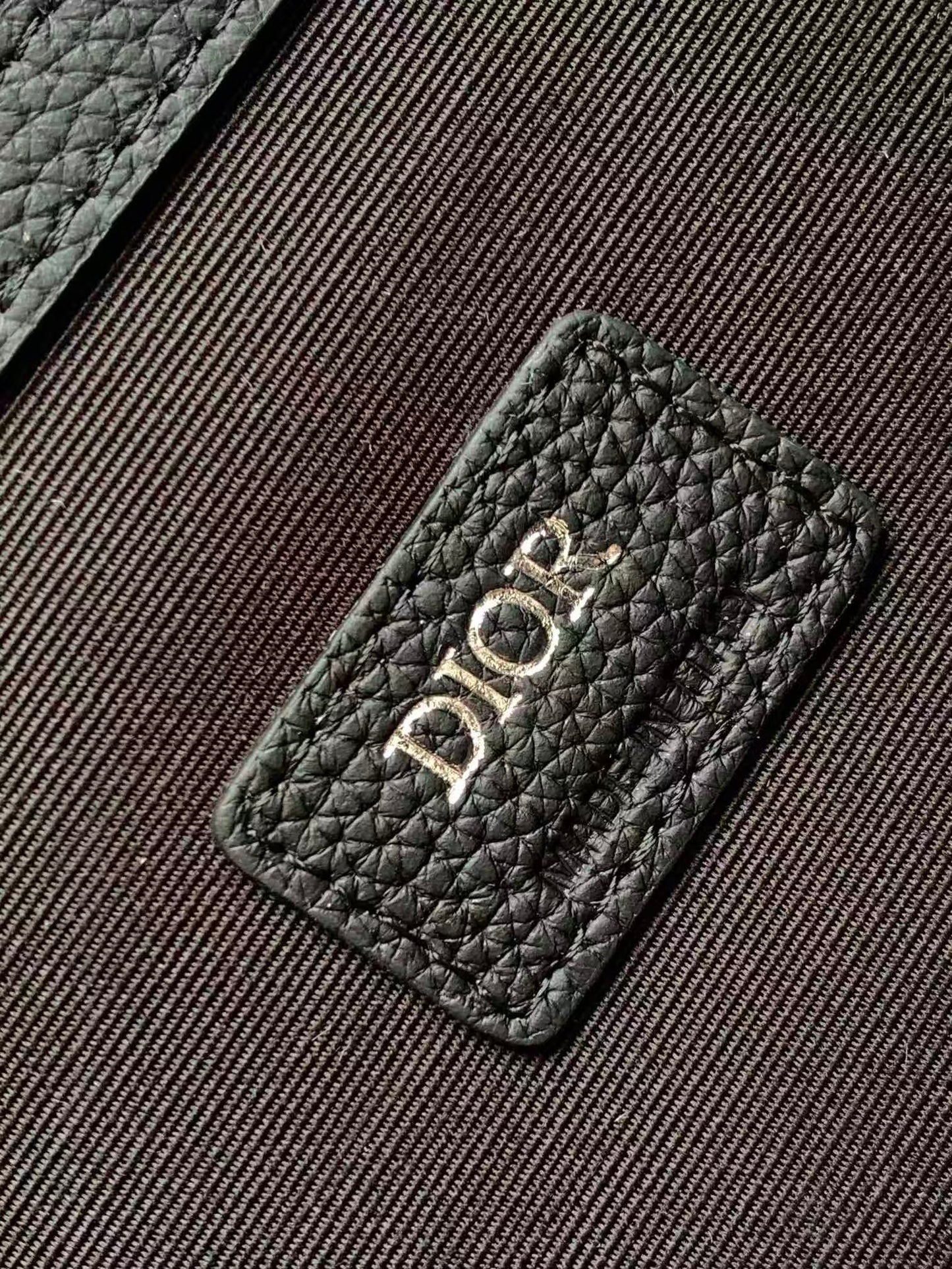 クリスチャン・ディオール オブリーク ジャカード グレインカーフスキン サドル バックパック フラップ付き ブラック