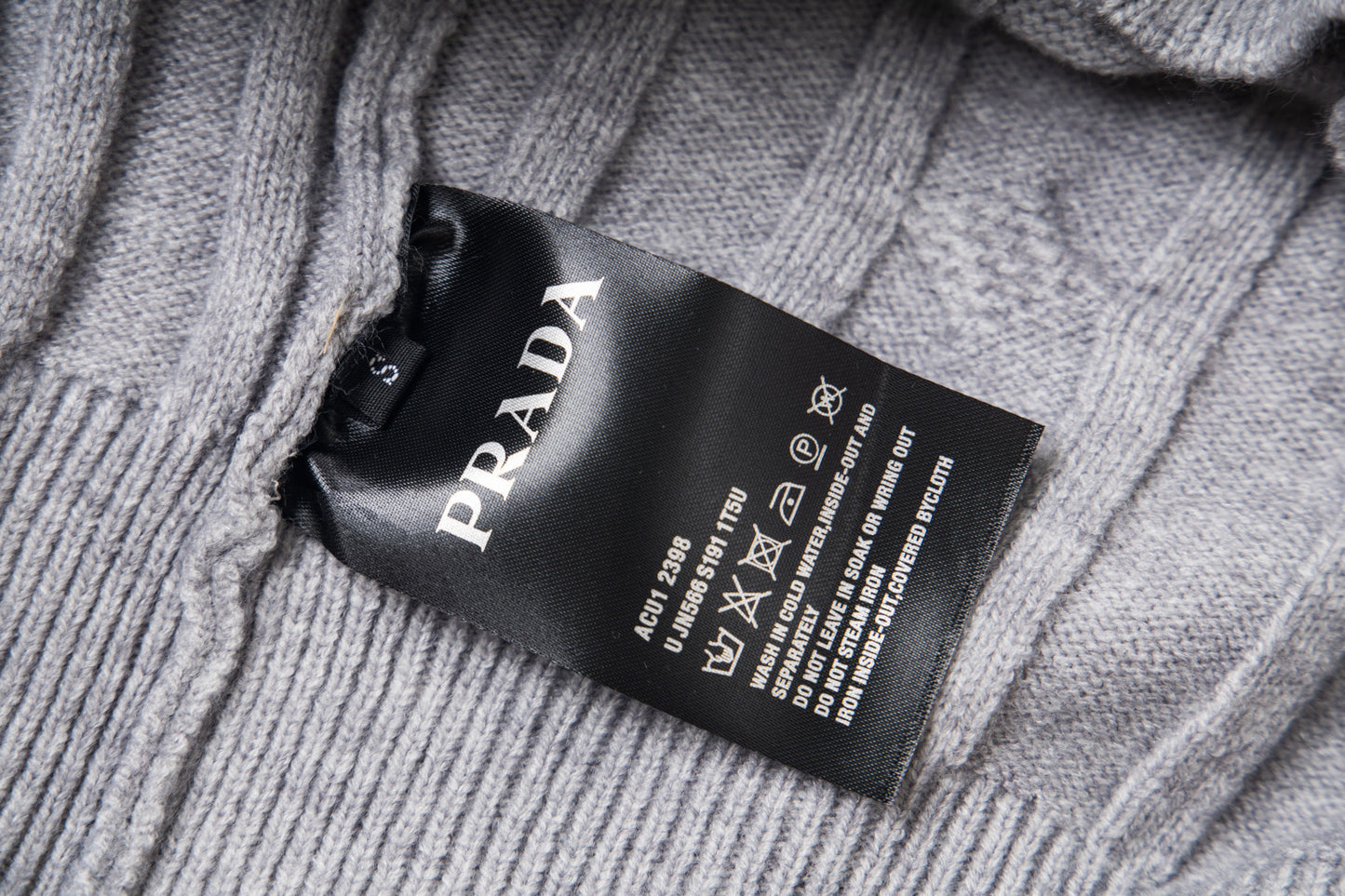【PRADA旗艦店】プラダ セーター 男女兼用 ご好評に付き再入荷!