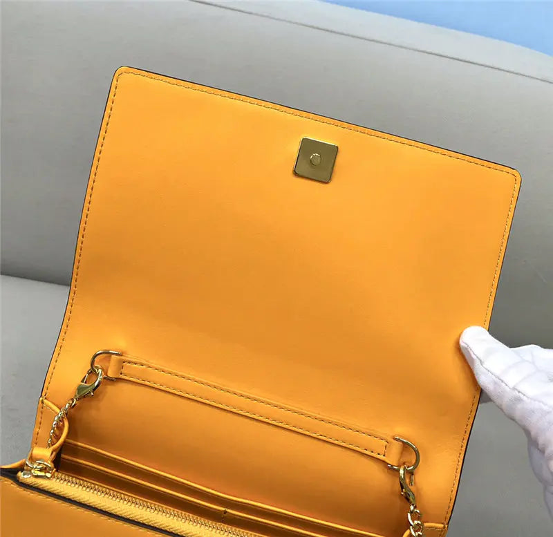 フェンディ チェーンウォレット