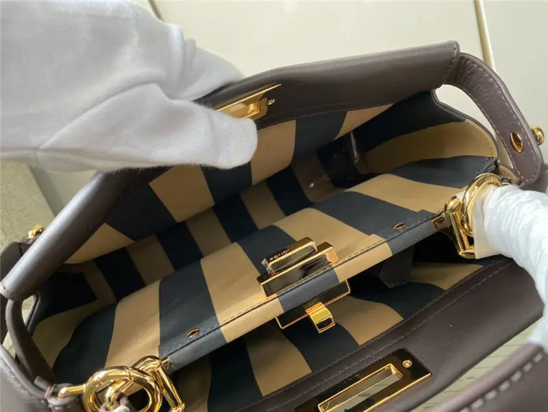 フェンディ ピーカブーバッグ ミディアム