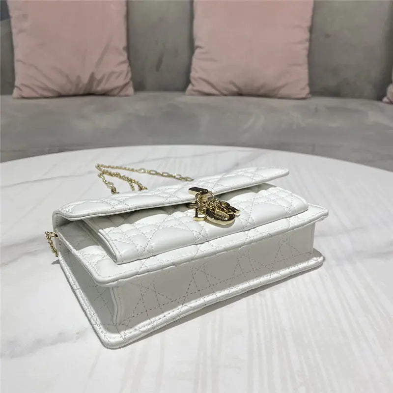 レディディオールクラッチ