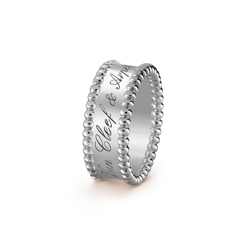 Van Cleef & Arpels ペルレ ロゴ リングの新作