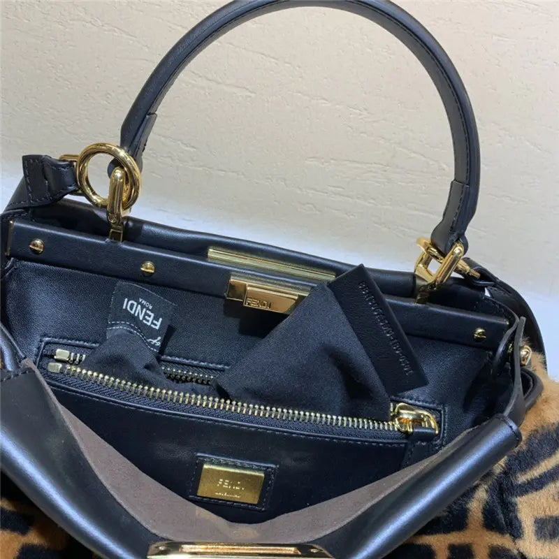 フェンディ ピーカブー FF ファーバッグ