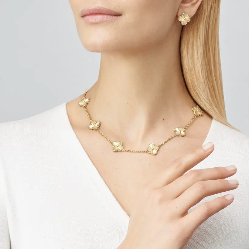 ヴァン クリーフ&アーペルのヴィンテージ アルハンブラ ネックレス(幸運の四つ葉の模様が10個)の新着商品