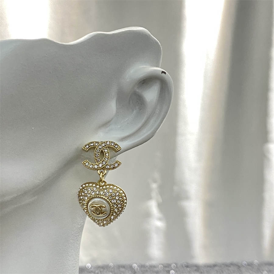 シャネル クラシック スモール ダブルC ダイヤモンド ラブ イヤリング
