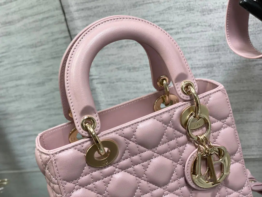 クリスチャン・ディオールのスモール レディ ディオール バッグ