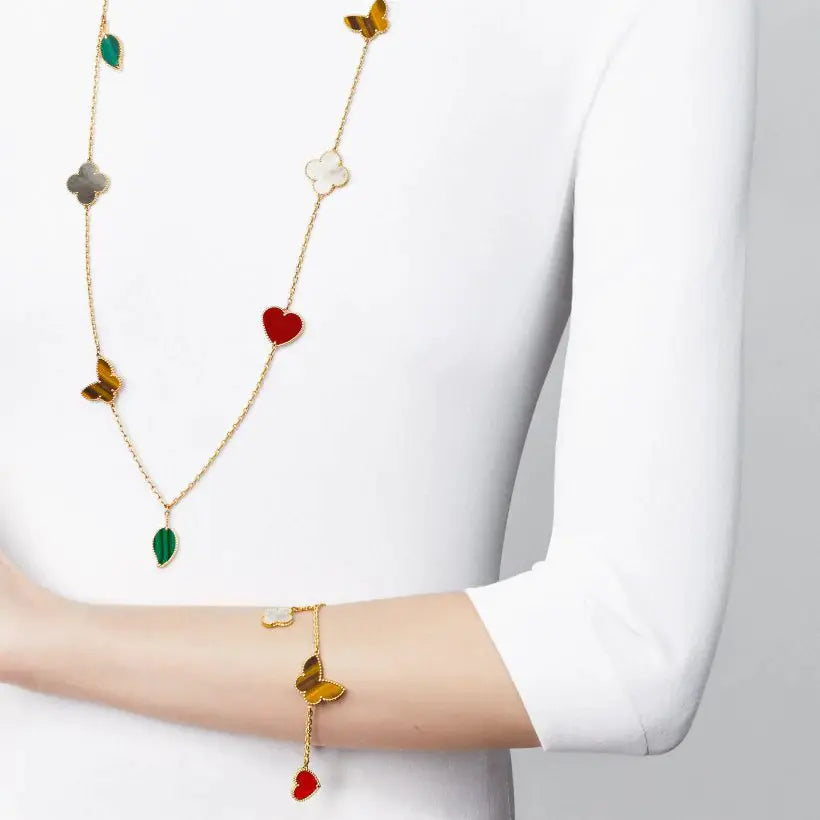 ヴァン クリーフ&アーペルのラッキー アルハンブラ ブレスレット(4つのパターン)の新着商品