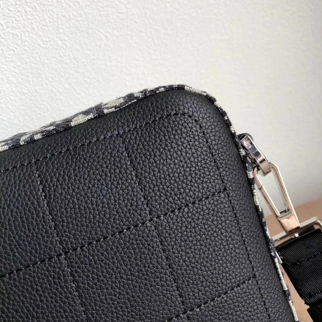 ディオール サファリ メッセンジャーバッグ ベージュ&ブラック ディオール オブリーク ジャカード – DIO001