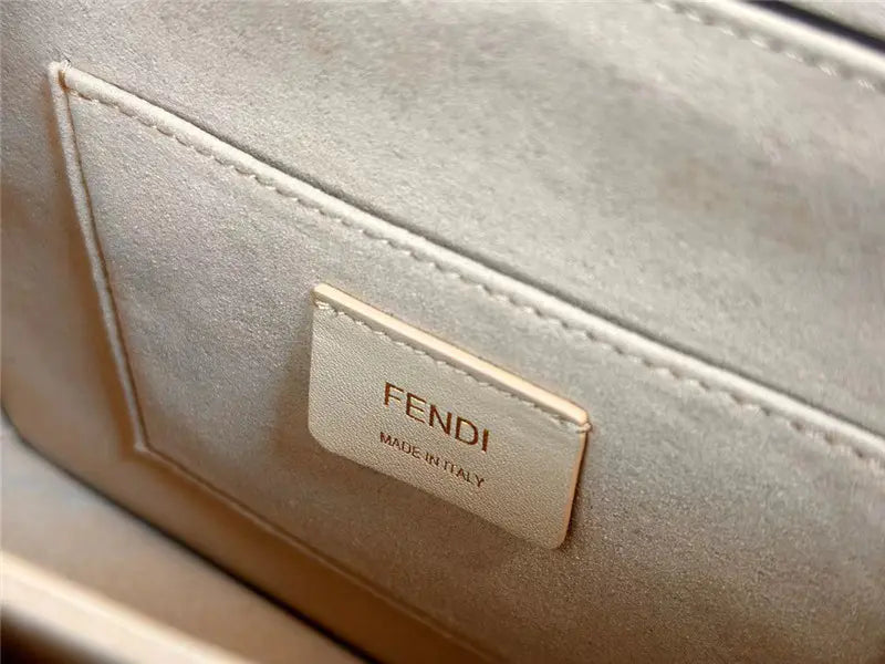 フェンディのFFショルダーバッグ