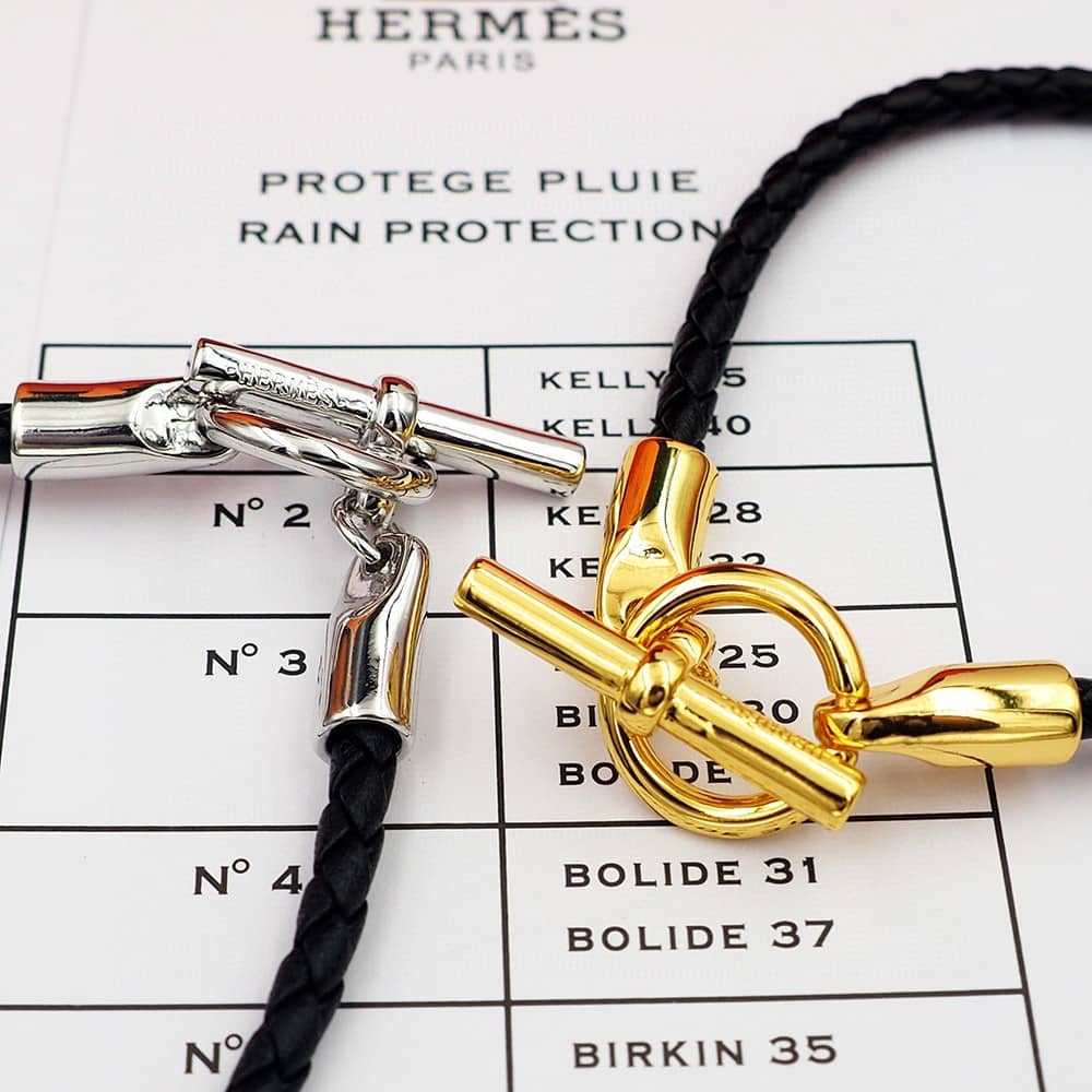 エルメスのロゴ入りブレスレットの偽物