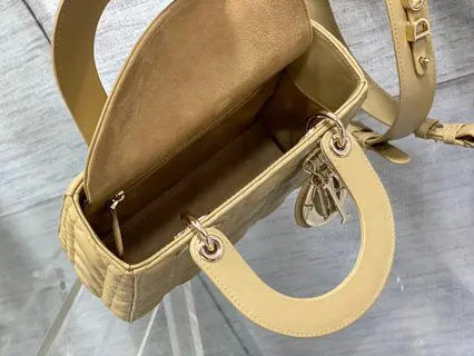 クリスチャン・ディオールのスモール レディ ディオール バッグ