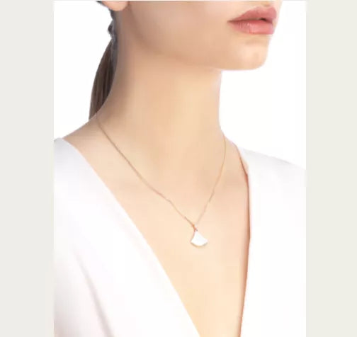 ブルガリ ディーヴァ ドリーム ネックレス