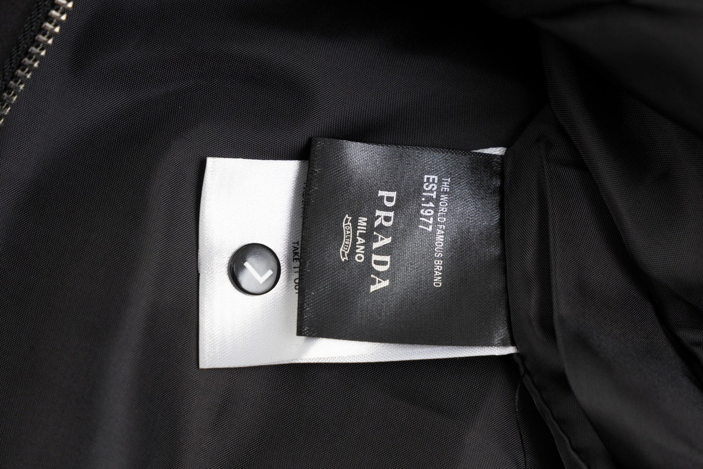 【PRADA旗艦店】プラダ ジャケット ご好評に付き再入荷!