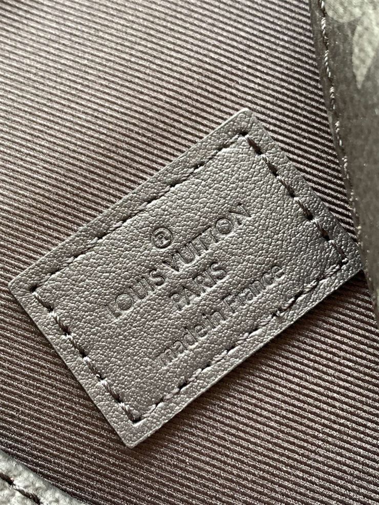 ルイ・ヴィトン ソミュール スリングバッグ モノグラム・エクリプス コーティングキャンバス – LVB010