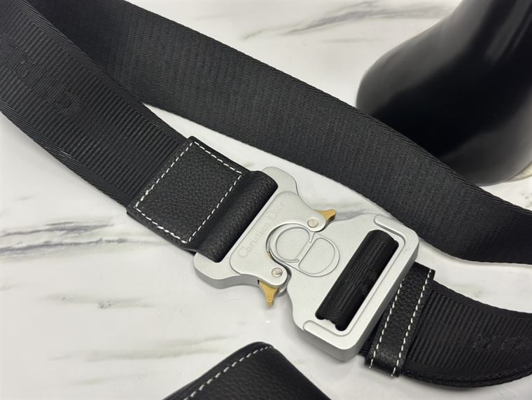 ディオール サドルバッグ ブラック グレインカーフスキン – DIO042