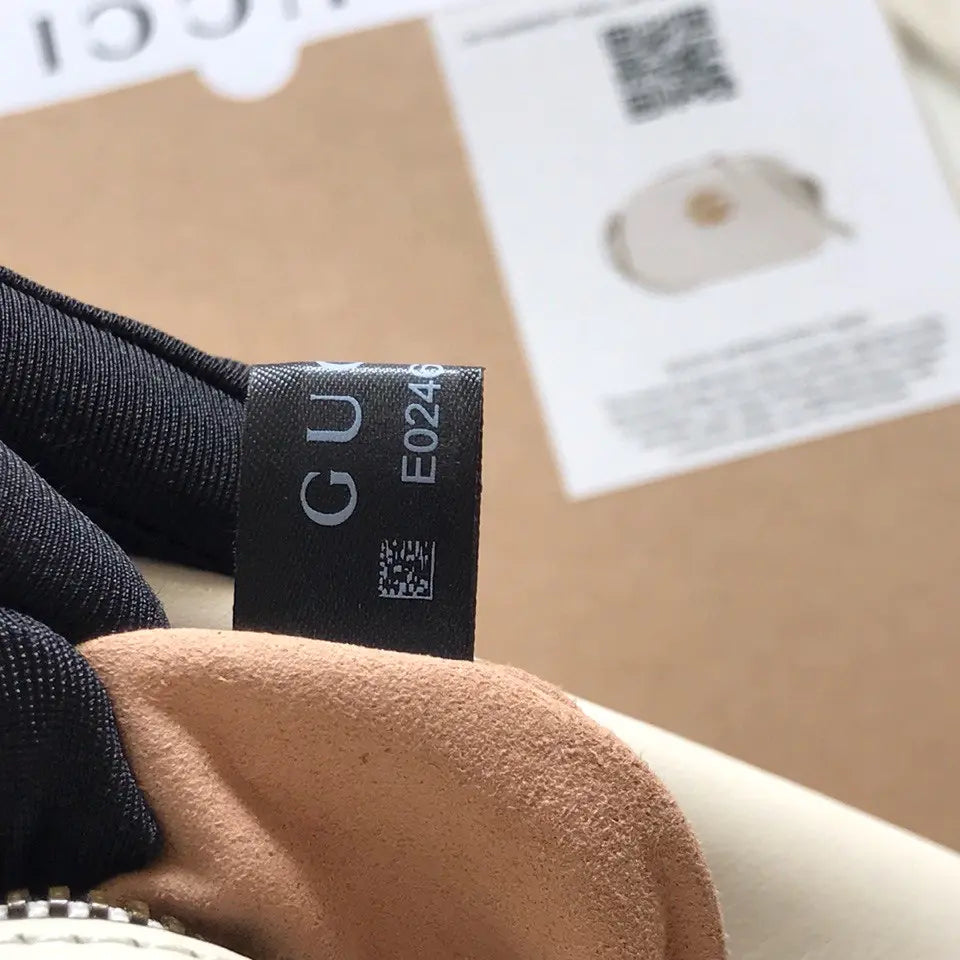 グッチ ラージショルダーバッグ