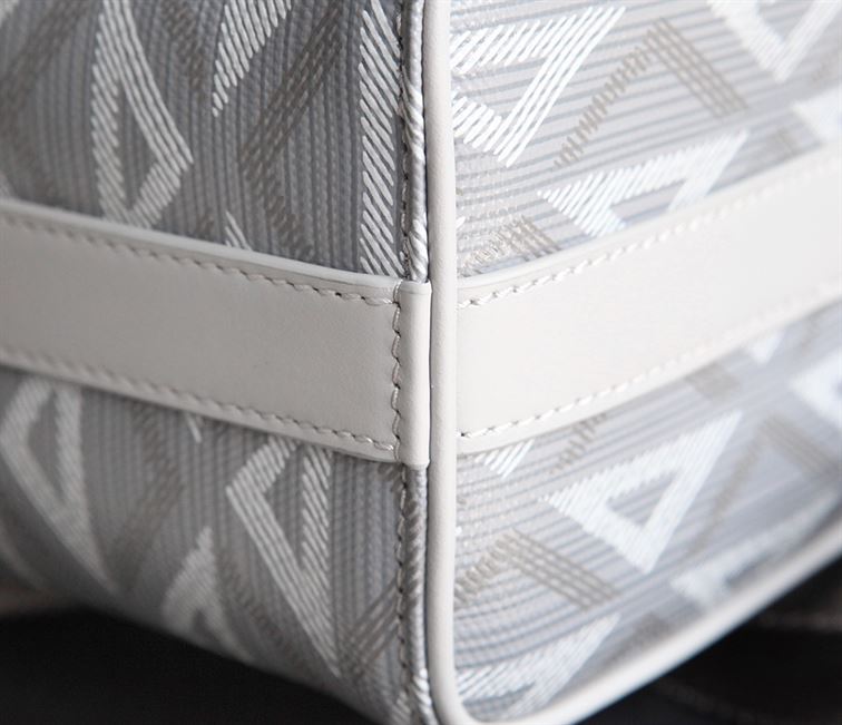 ディオール リンゴット 22 バッグ グレー CD ダイヤモンド キャンバス – DIO010