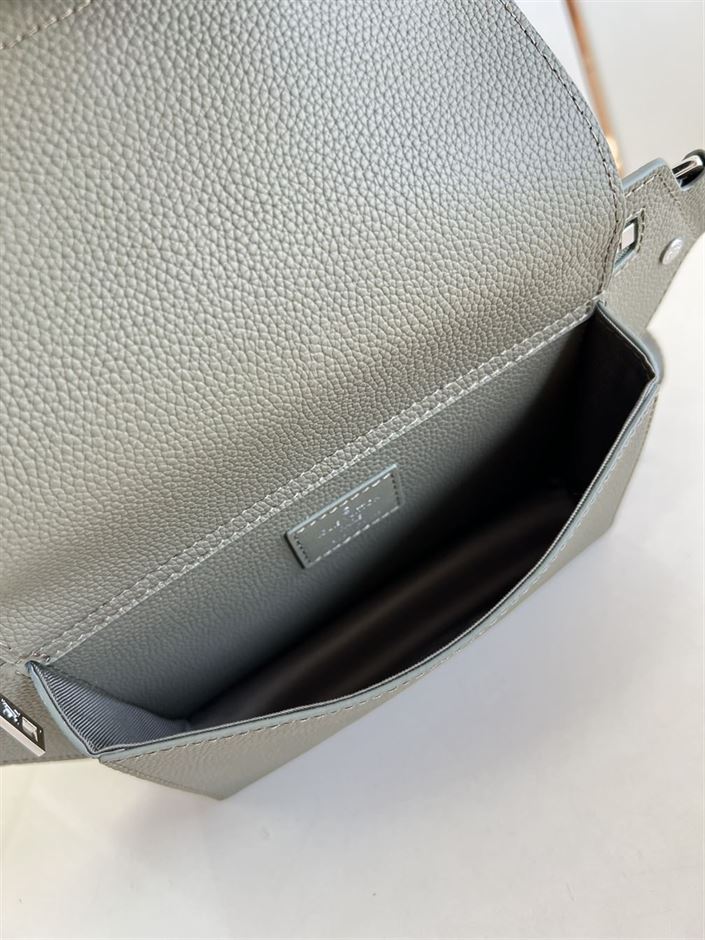 ルイ・ヴィトン テイクオフ スリング エアログラム – LVB035