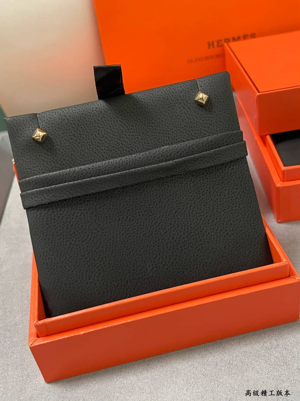 エルメスのクラシックイヤリング