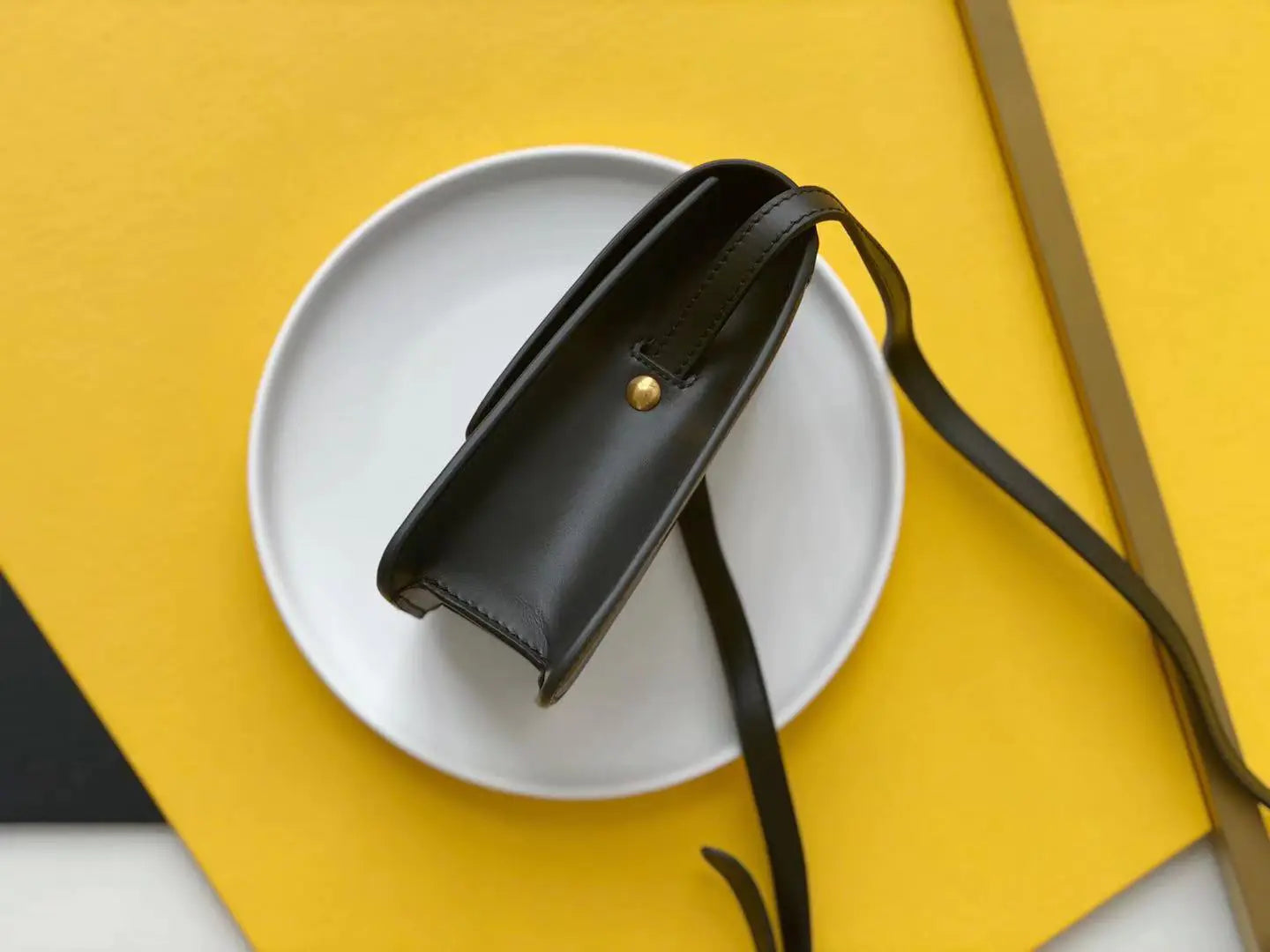 カイア ノース/サウス サッチェル(ベジタブルタンニンレザー)