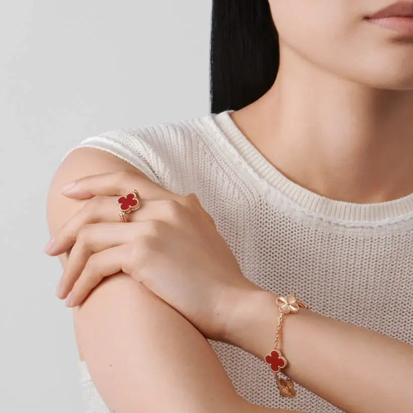 Van Cleef & Arpels ヴィンテージ アルハンブラ フリッパブル リングの新着