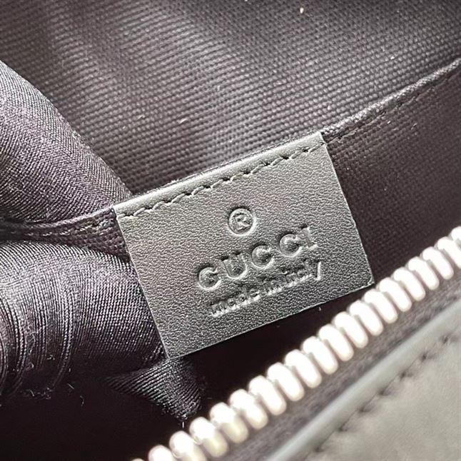 グッチ GGスプリーム キャンバス ショルダーバッグ – BG047