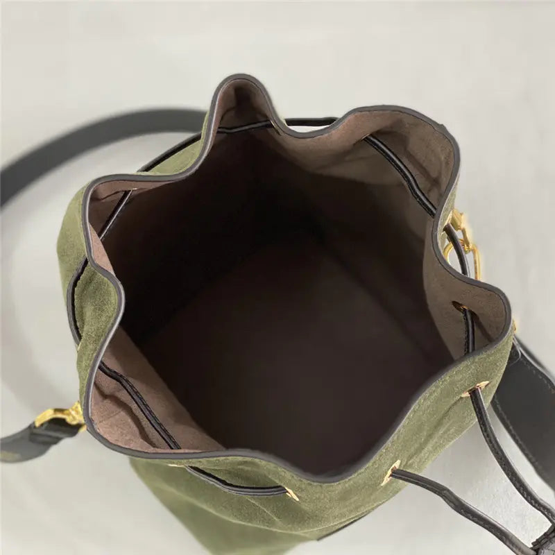 フェンディ モン トレゾール バケットバッグ