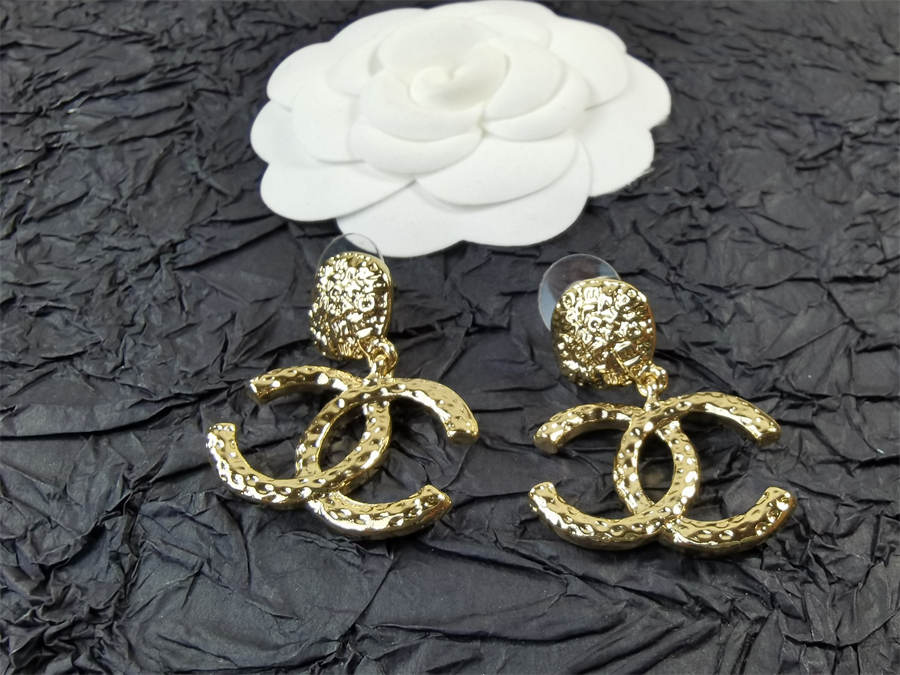 シャネルのイレギュラーダブルCイヤリング