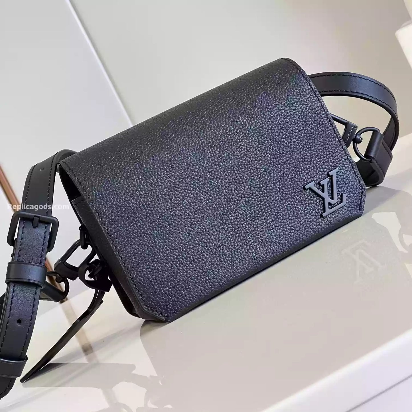 ファストライン ウェアラブルウォレット 牛革 ブラック M82085 – LW245