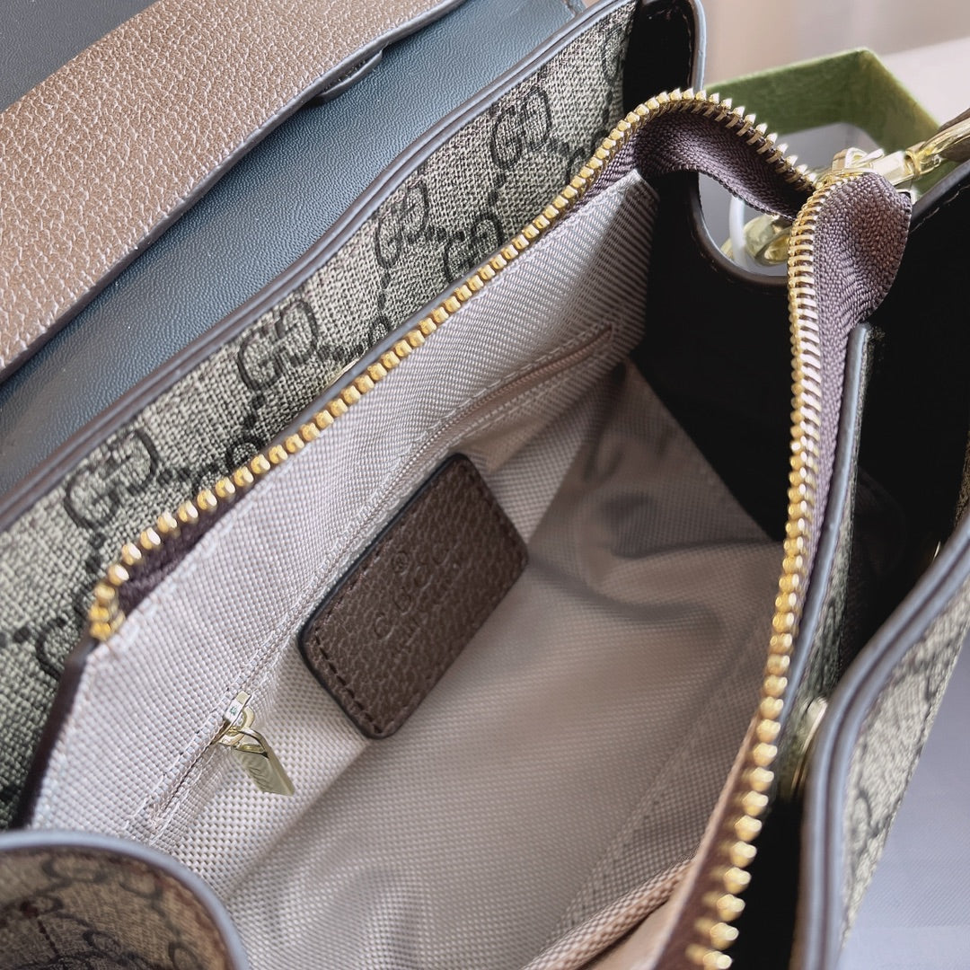 GUCCI メッセンジャーバッグ