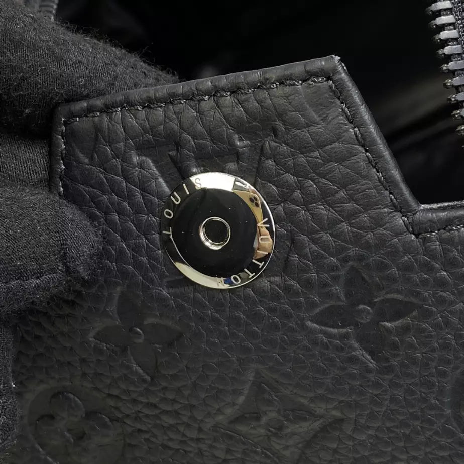 ルイ・ヴィトン ドップキット モノグラム トリヨンレザー – LW144