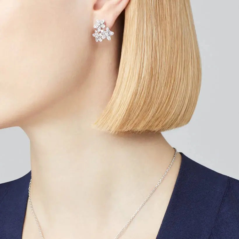 ヴァン クリーフ&アーペルのソクラテ イヤリング(3つの花)の新着商品