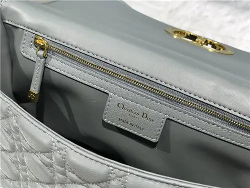 ディオール ラージ カロ バッグ