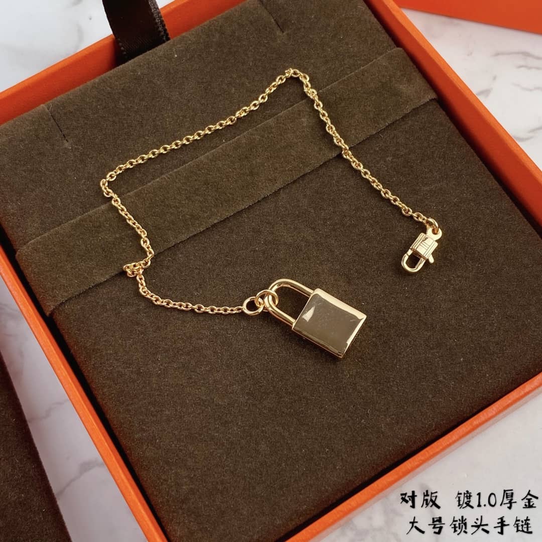 エルメスのブレスレットが安い