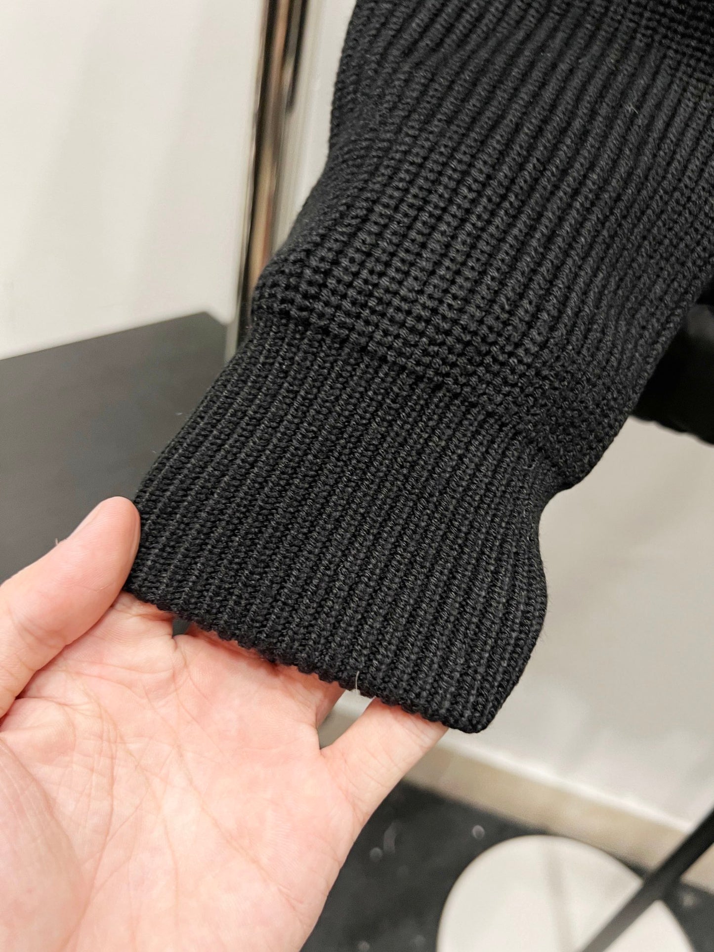 【PRADA旗艦店】ダウンジャケット、ご好評に付き再入荷!