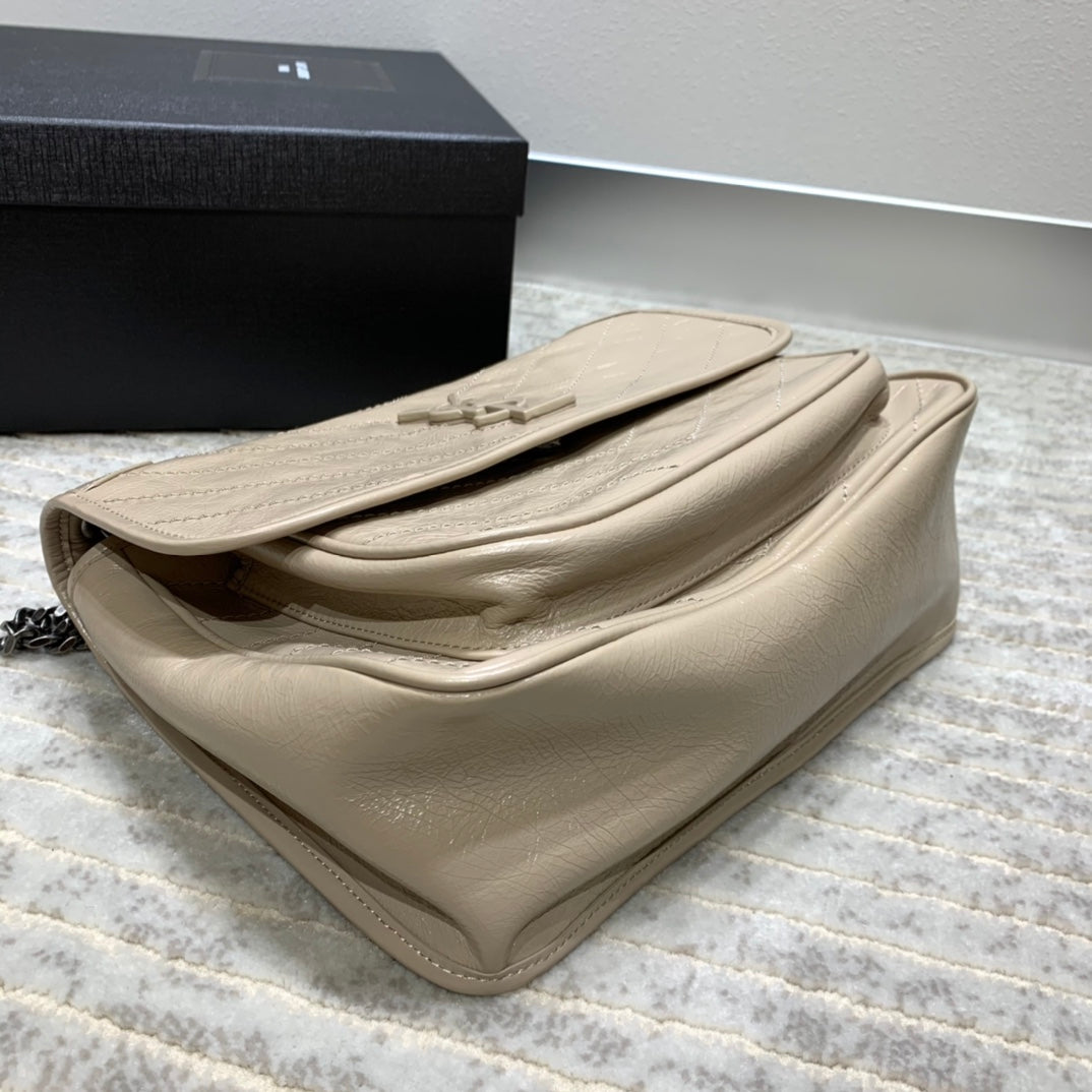 YSL ニキ ミディアム