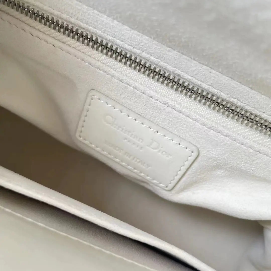 クリスチャン・ディオール ミディアム レディ ディオール バッグ