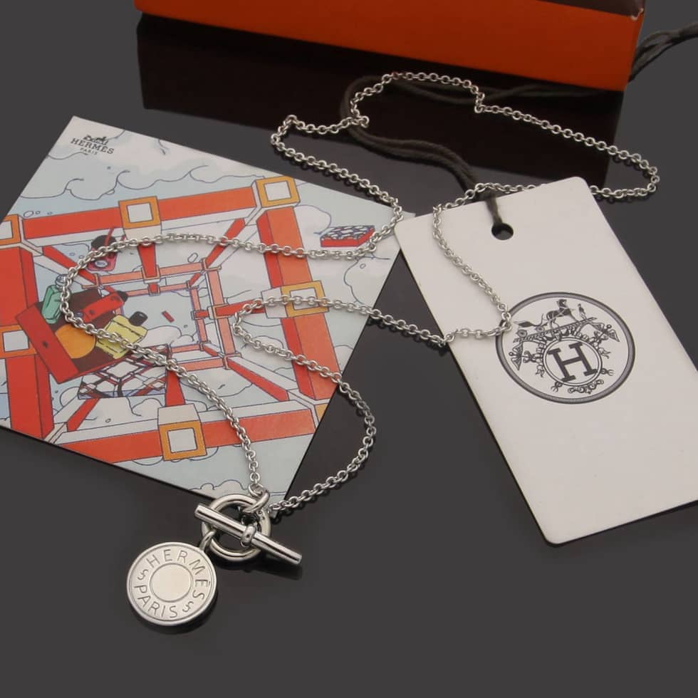 エルメスのロゴネックレスの卸売