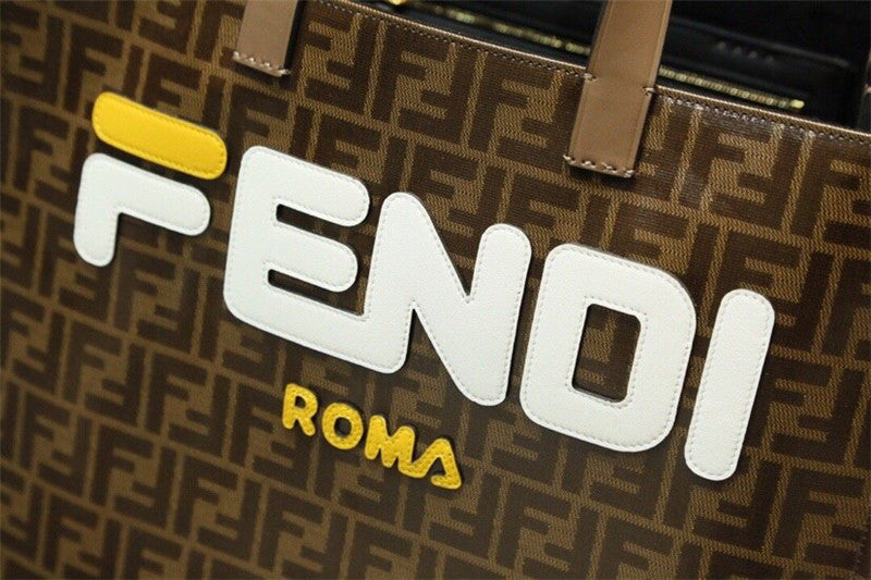 フェンディ ショッピングロゴバッグ