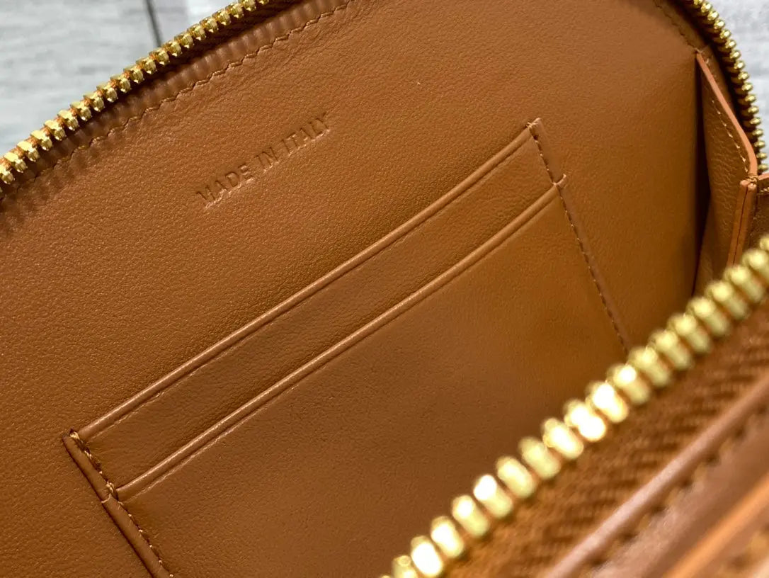 クリスチャン・ディオール シグネチャー オーバル カメラバッグ