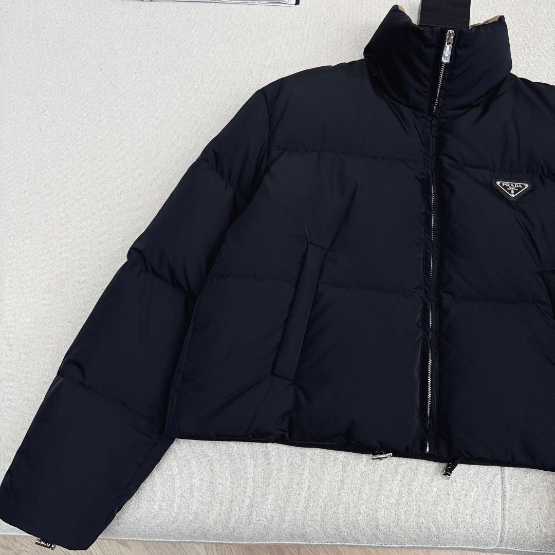 【PRADA旗艦店】ダウンジャケット、ご好評に付き再入荷!