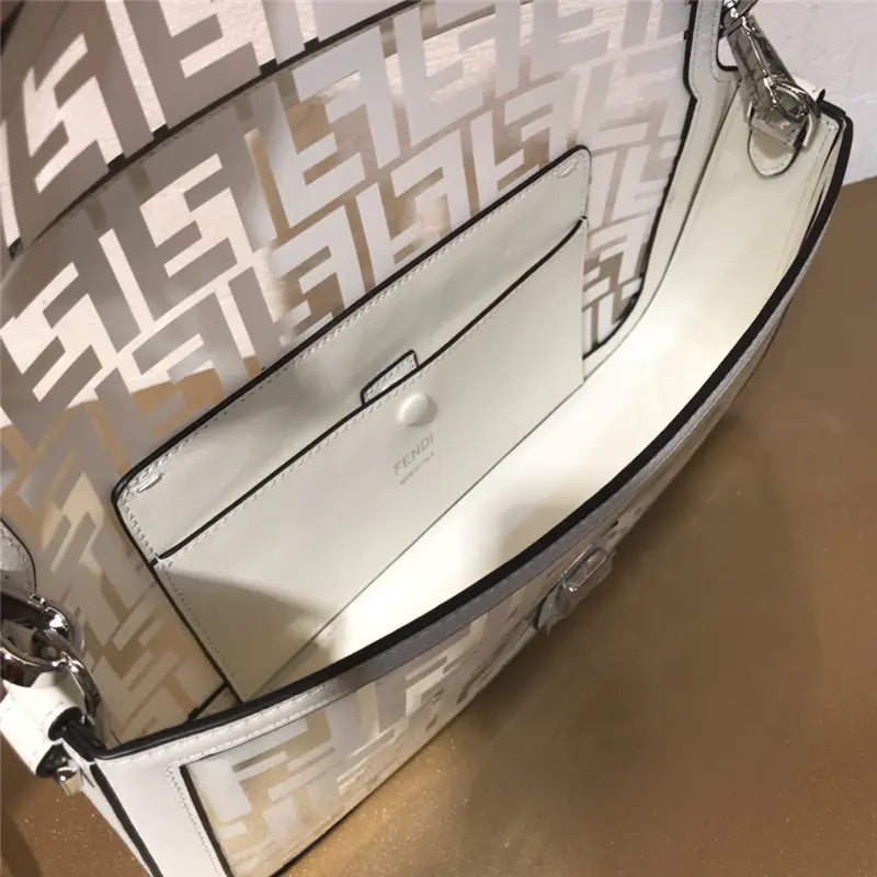 フェンディ バゲット 透明バッグ