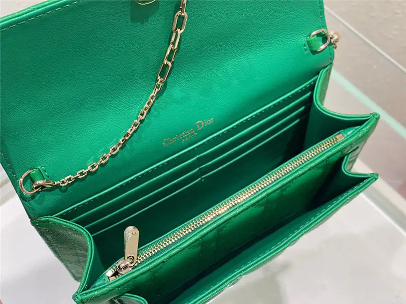 レディディオールクラッチ