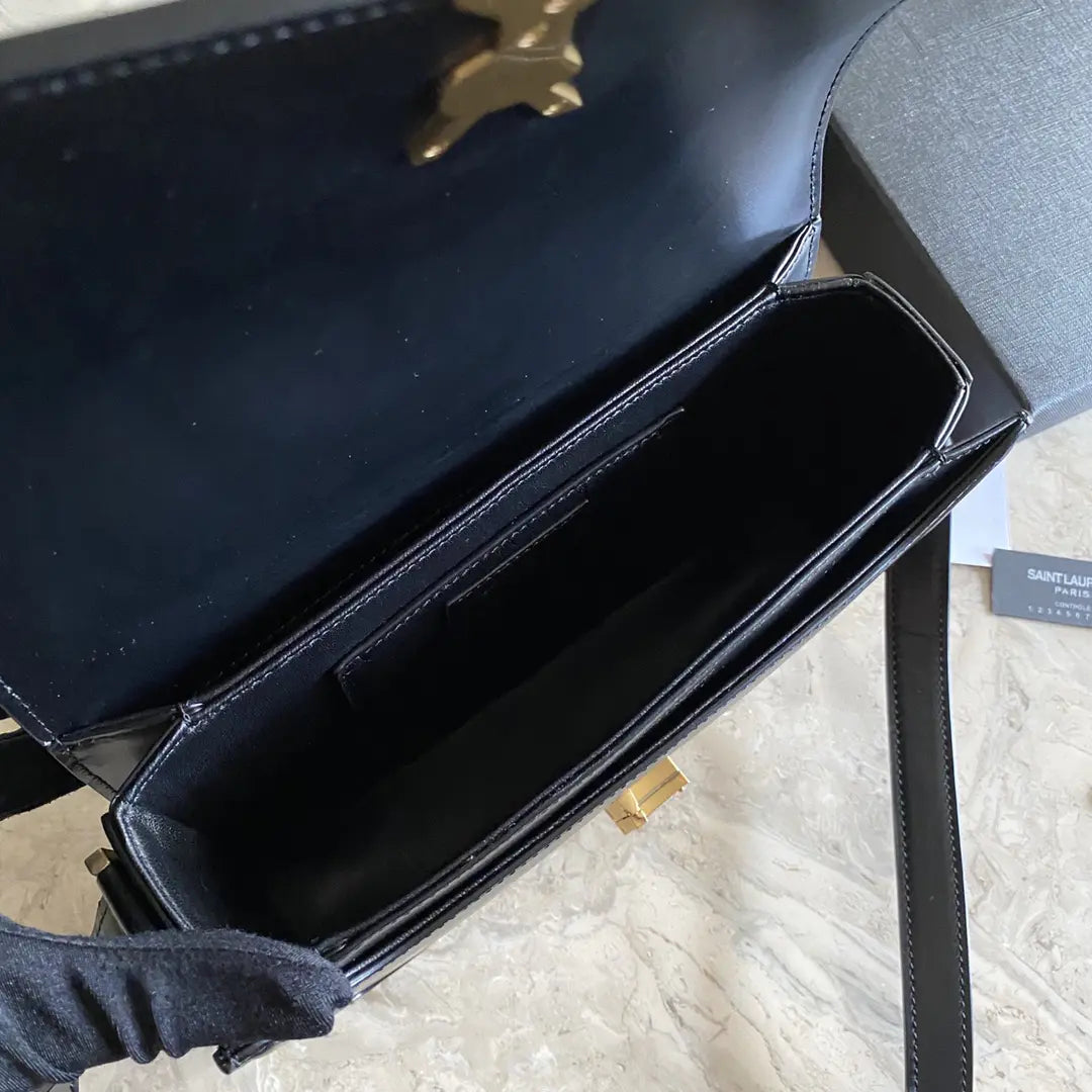 ソルフェリーノ ミドルサッチェル(ラッカー仕上げのエアーズ)