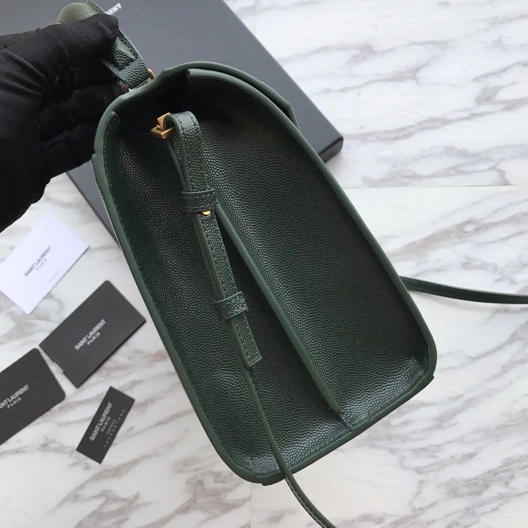 カサンドラ モノグラム クラスプバッグ マットパイソン