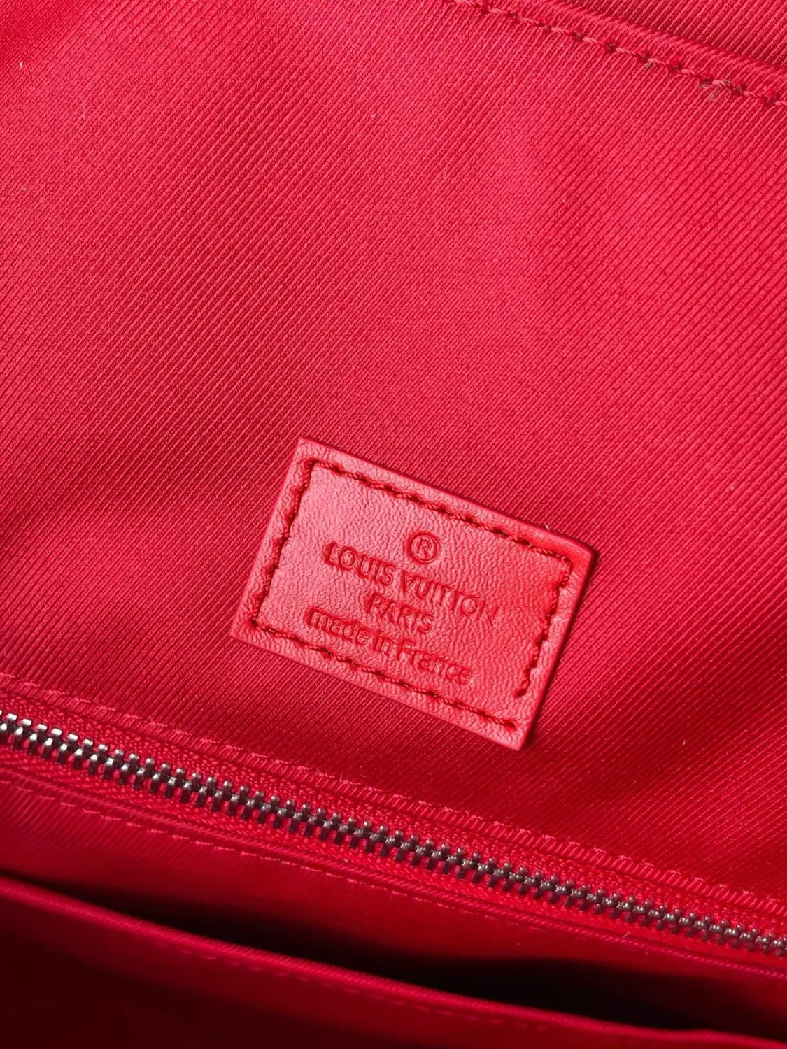 ルイ・ヴィトン M23764 クリストファー MM