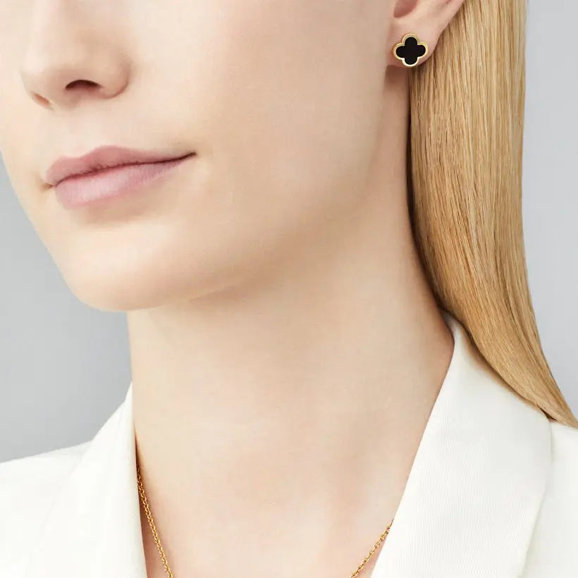 ヴァン クリーフ&アーペルのピュア アルハンブラ イヤリングの新着