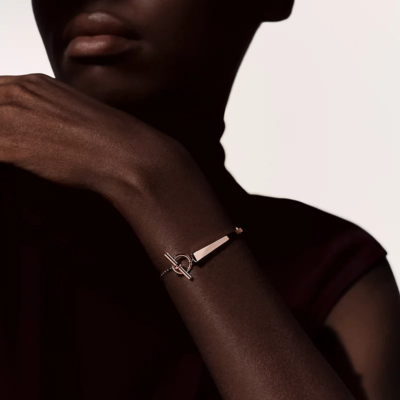 エルメスのクル・ド・フォルジュブレスレットの新着