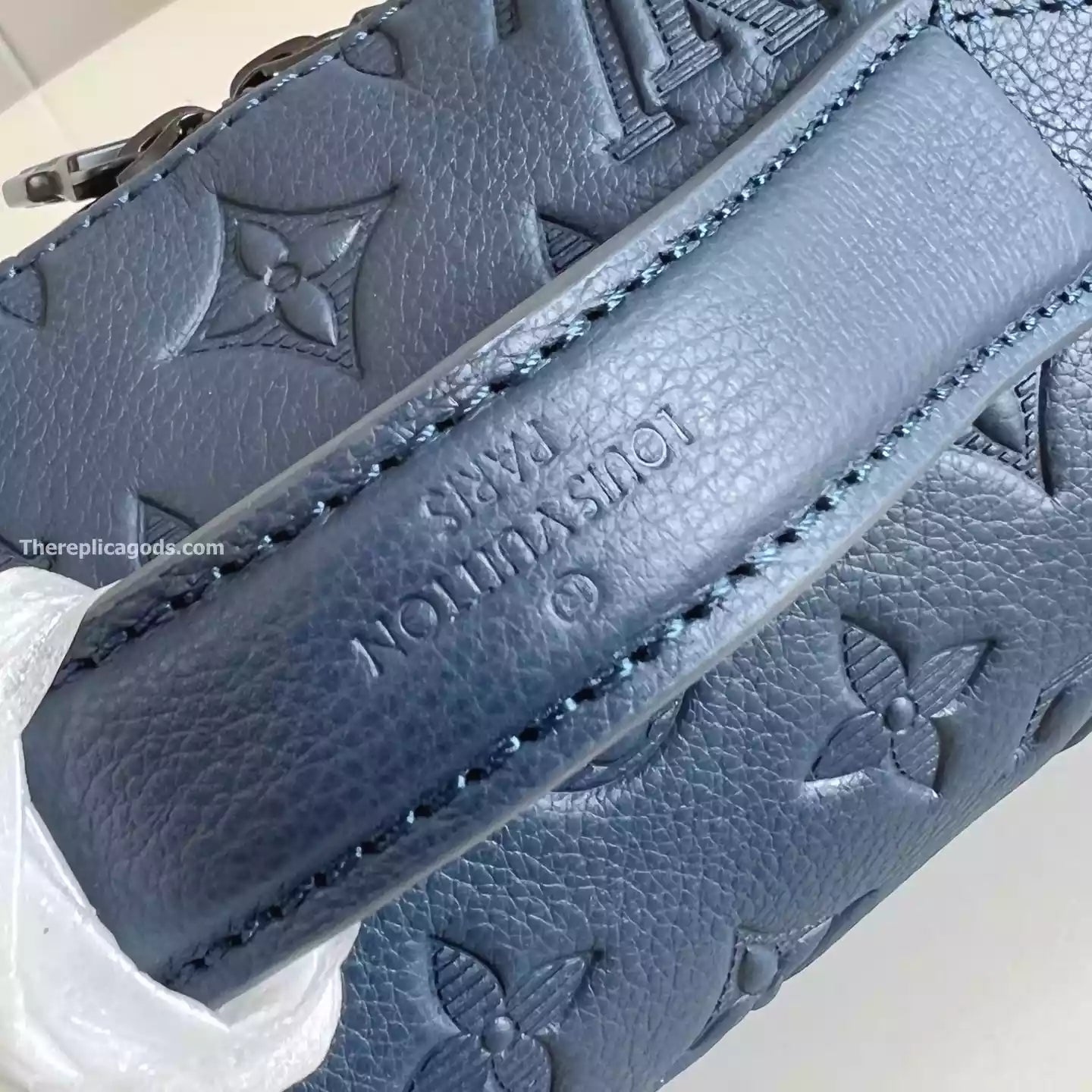 ラッシュ バムバッグ ネイビーブルー モノグラム シャドウ – LW304